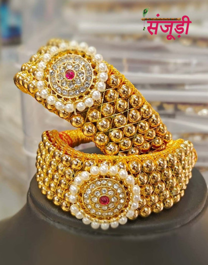 rajputi golden puncha with single red pendant 